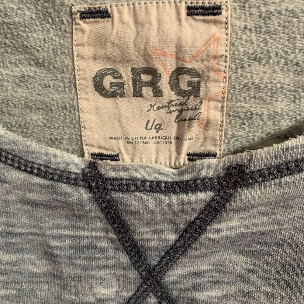 Off the shoulder pullover - Picture 2 of 4